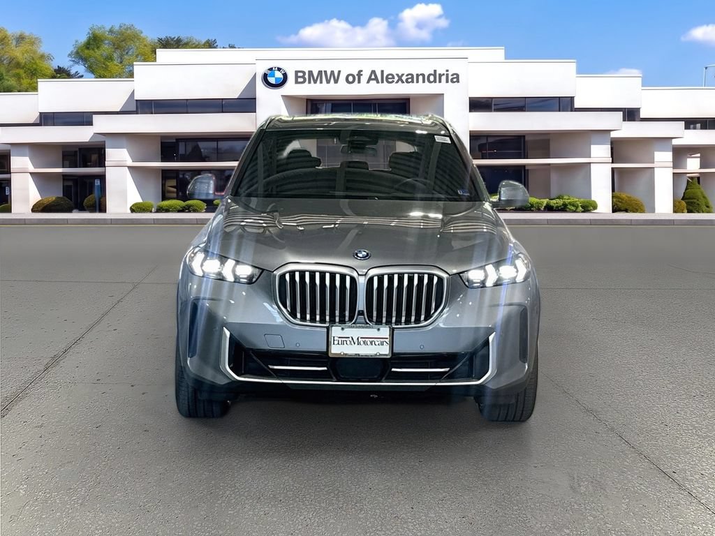 Used 2024 BMW X5 xDrive50e AWD/4WD image 2