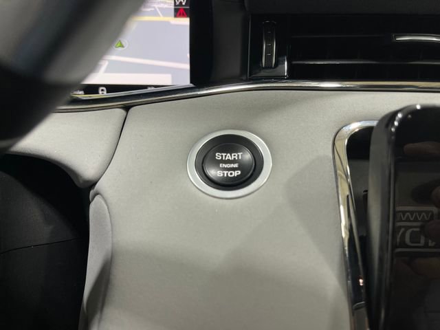 Used 2020 Land Rover Range Rover Evoque First Edition image 23