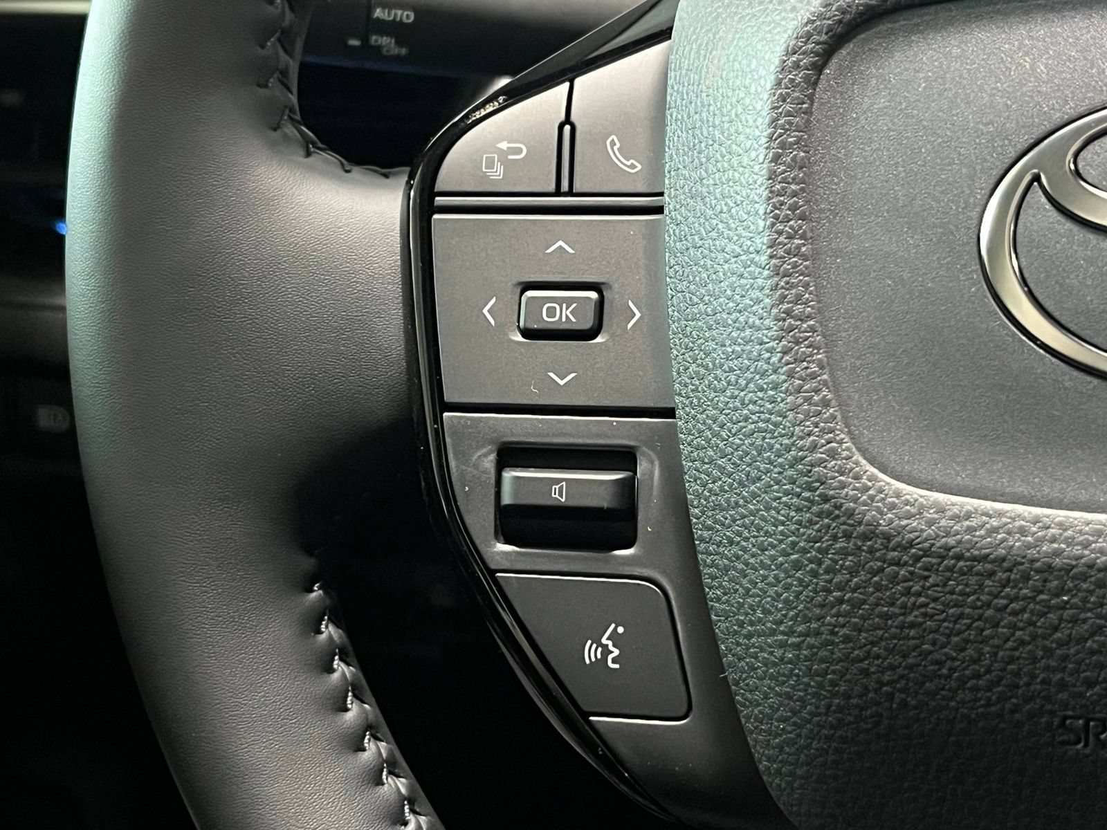 New 2026 Toyota Prius Plug-In Hybrid FWD image 29