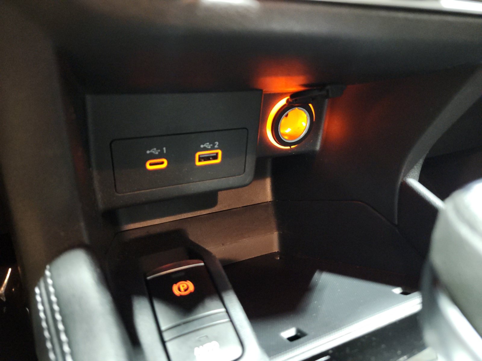Used 2024 Nissan Kicks SV FWD image 18