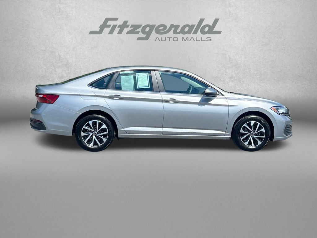 Used 2023 Volkswagen Jetta S FWD image 3