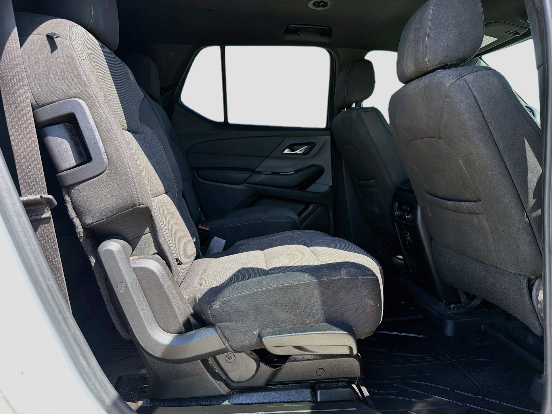 Used 2022 Chevrolet Traverse LT FWD image 30