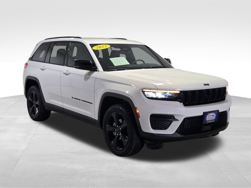 Certified 2023 Jeep Grand Cherokee Altitude AWD/4WD image 19