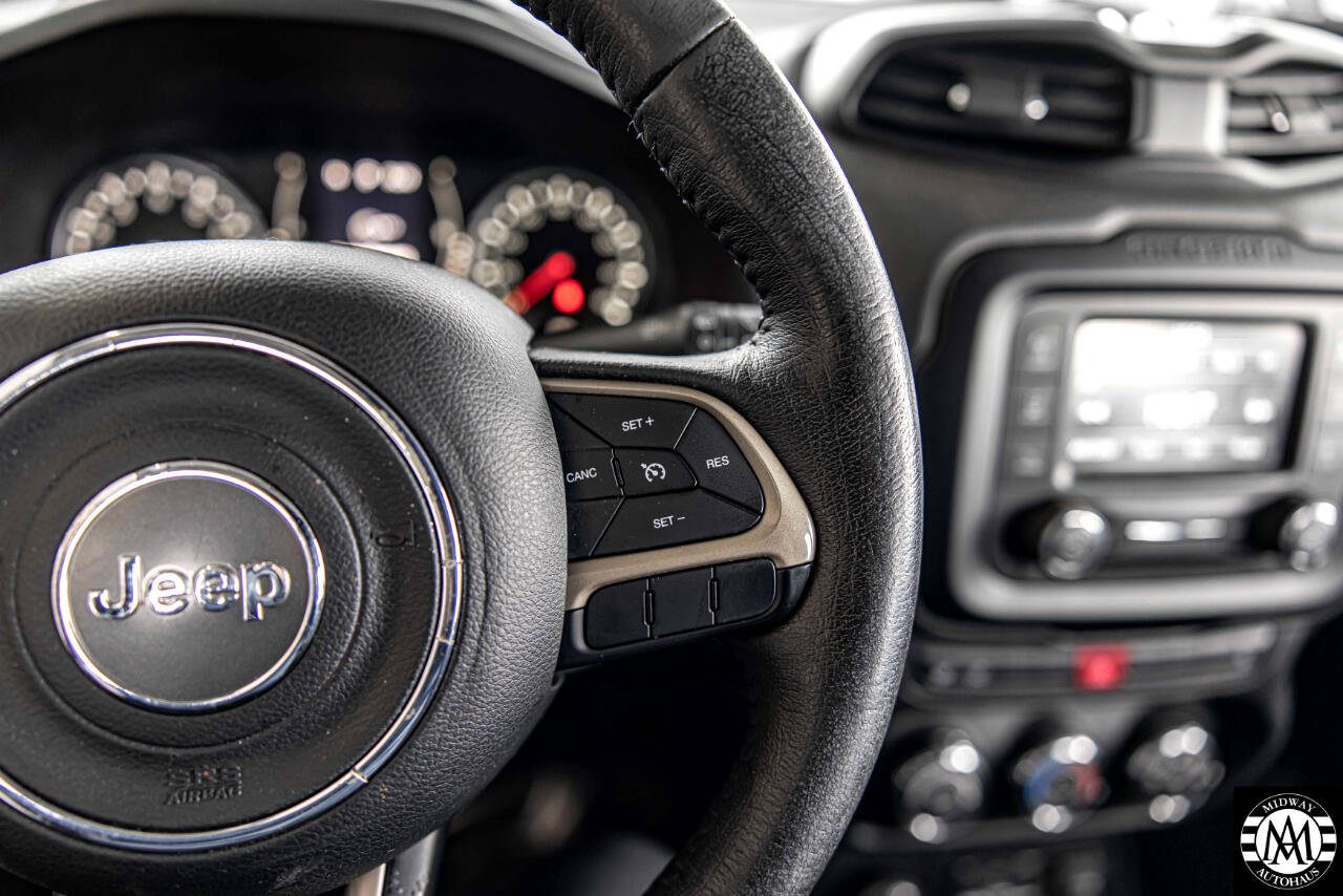 Used 2015 Jeep Renegade Latitude w/ Cold Weather Group II image 22