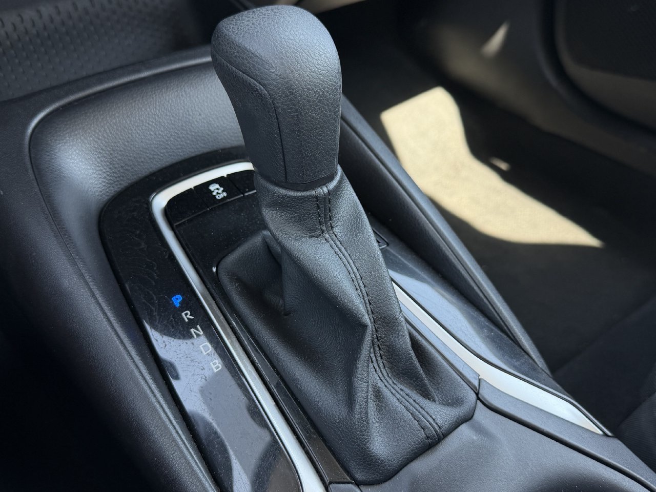 Used 2025 Toyota Corolla LE FWD image 18