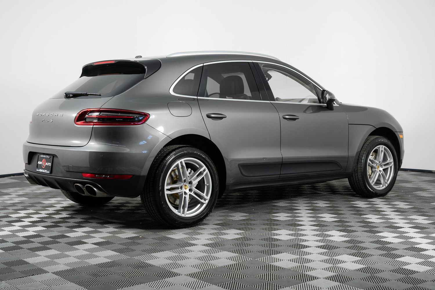 Used 2016 Porsche Macan S image 8