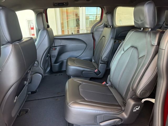New 2027 Chrysler Pacifica Select AWD/4WD image 17