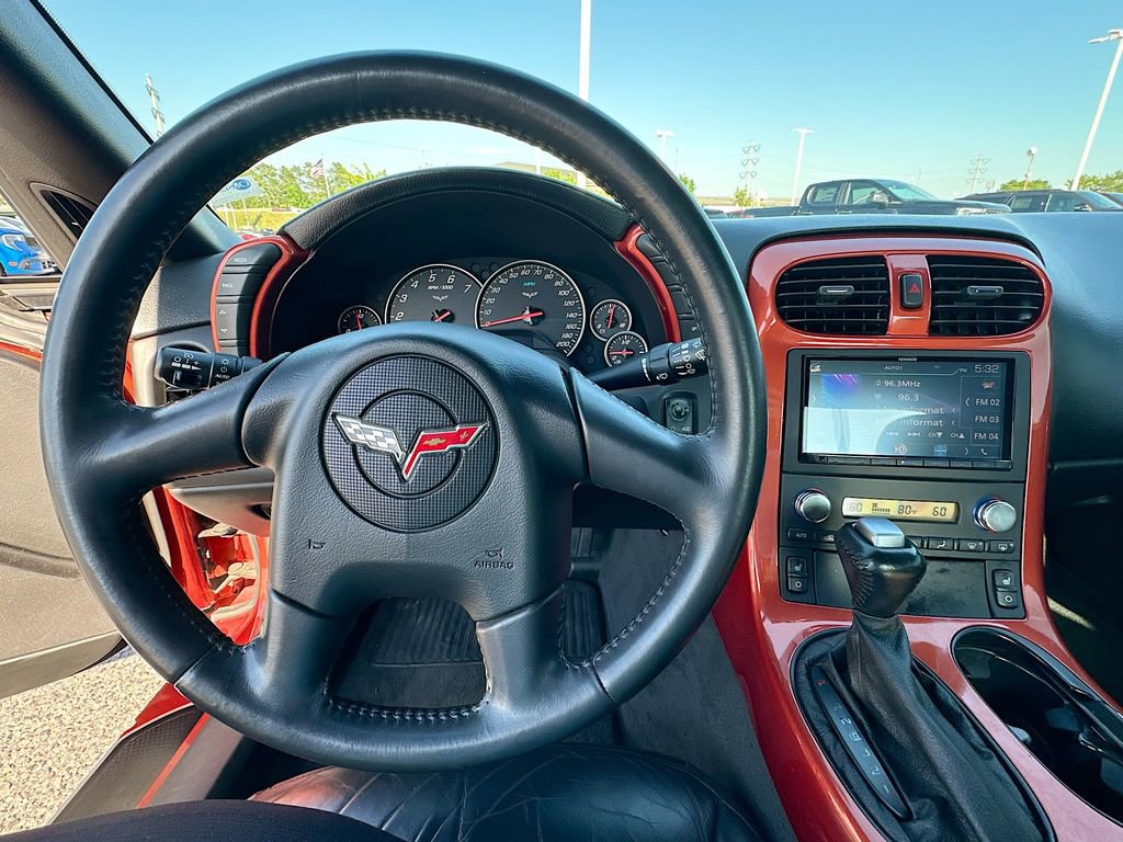 Used 2005 Chevrolet Corvette Coupe w/ Preferred Equipment Group RWD image 17