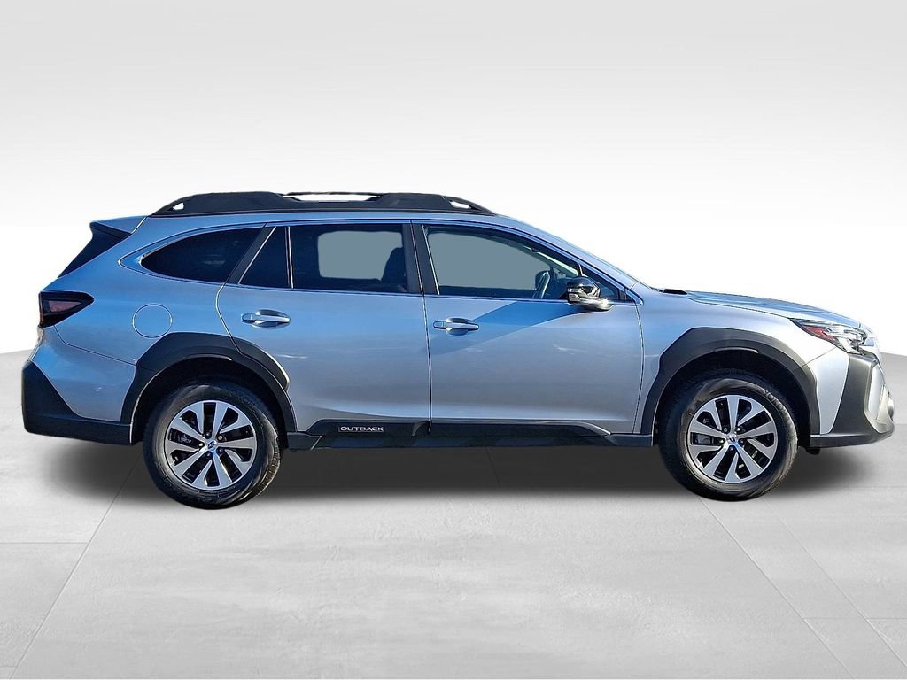 Used 2025 Subaru Outback Premium w/ Tech Package 1 image 7