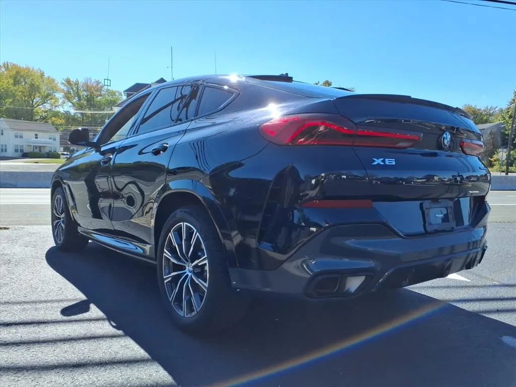 Used 2023 BMW X6 xDrive40i w/ M Sport Package image 4