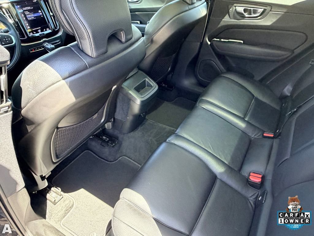 Used 2021 Volvo XC60 T5 Momentum w/ Advanced Package FWD image 13