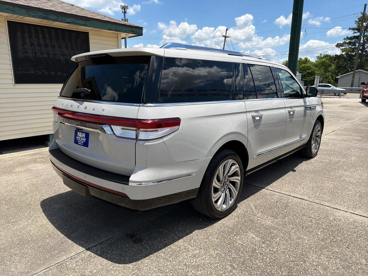 Used 2022 Lincoln Navigator L Reserve RWD image 8