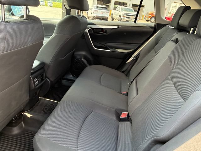 Used 2022 Toyota RAV4 LE AWD/4WD image 12