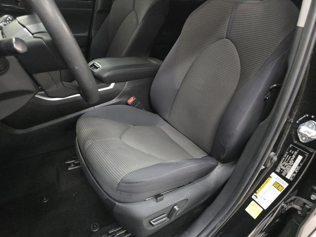 Certified 2023 Toyota Highlander L image 24