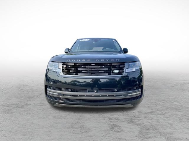 Used 2025 Land Rover Range Rover SE AWD/4WD image 2