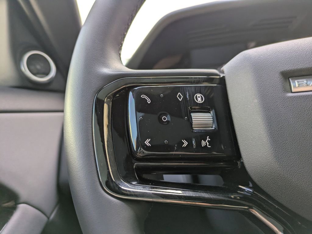 Used 2025 Land Rover Range Rover Evoque S image 27