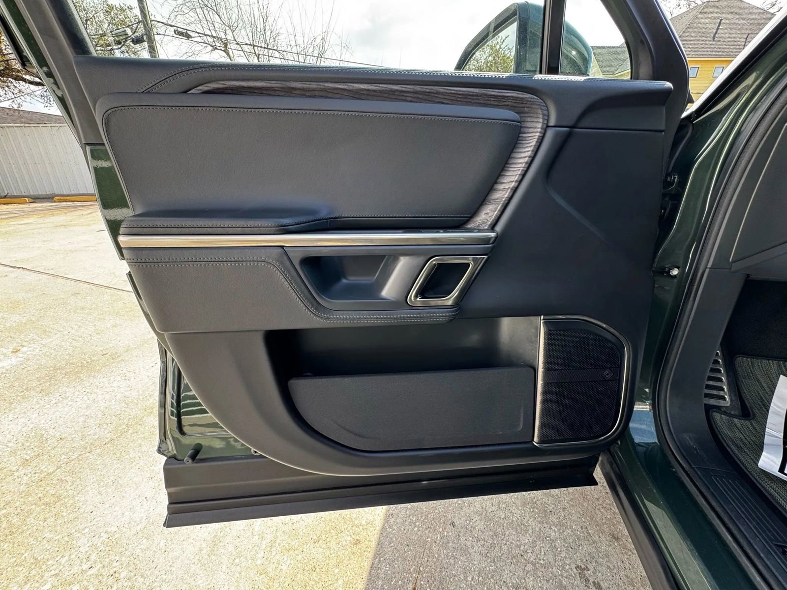 Used 2023 Rivian R1T Adventure image 28