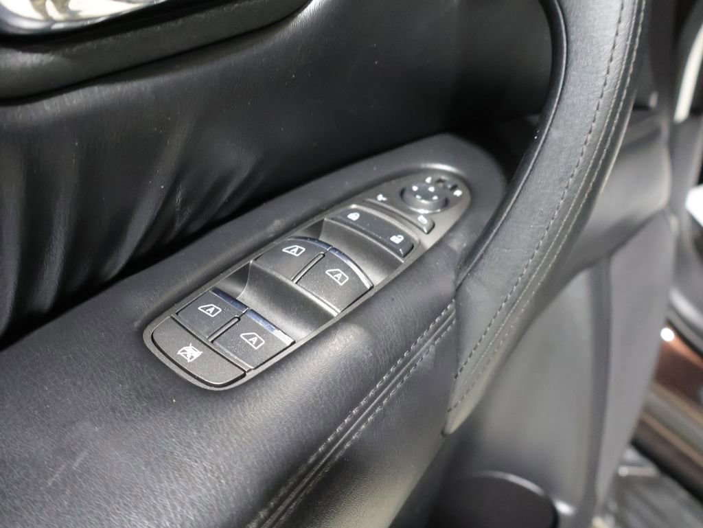 Used 2022 Nissan Armada SL w/ Captain's Chairs Package image 14