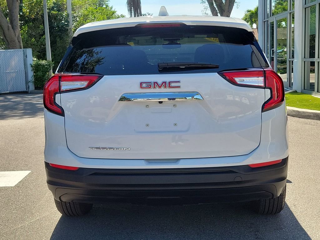 Certified 2024 GMC Terrain SLE FWD image 3