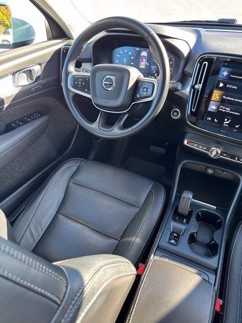 Used 2021 Volvo XC40 T5 Momentum w/ Premium Package AWD/4WD image 34