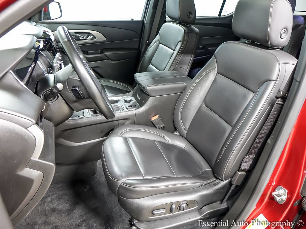 Used 2023 Chevrolet Traverse LT w/ LT Premium Package AWD/4WD image 9