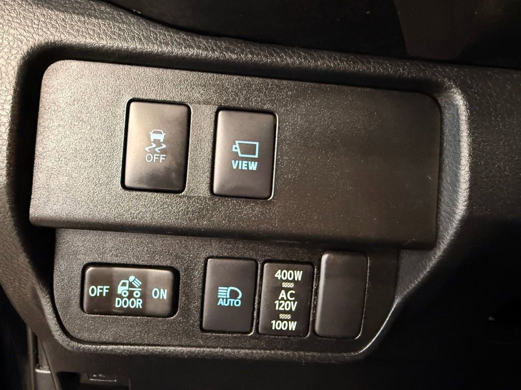 Used 2021 Toyota Tacoma Limited image 23