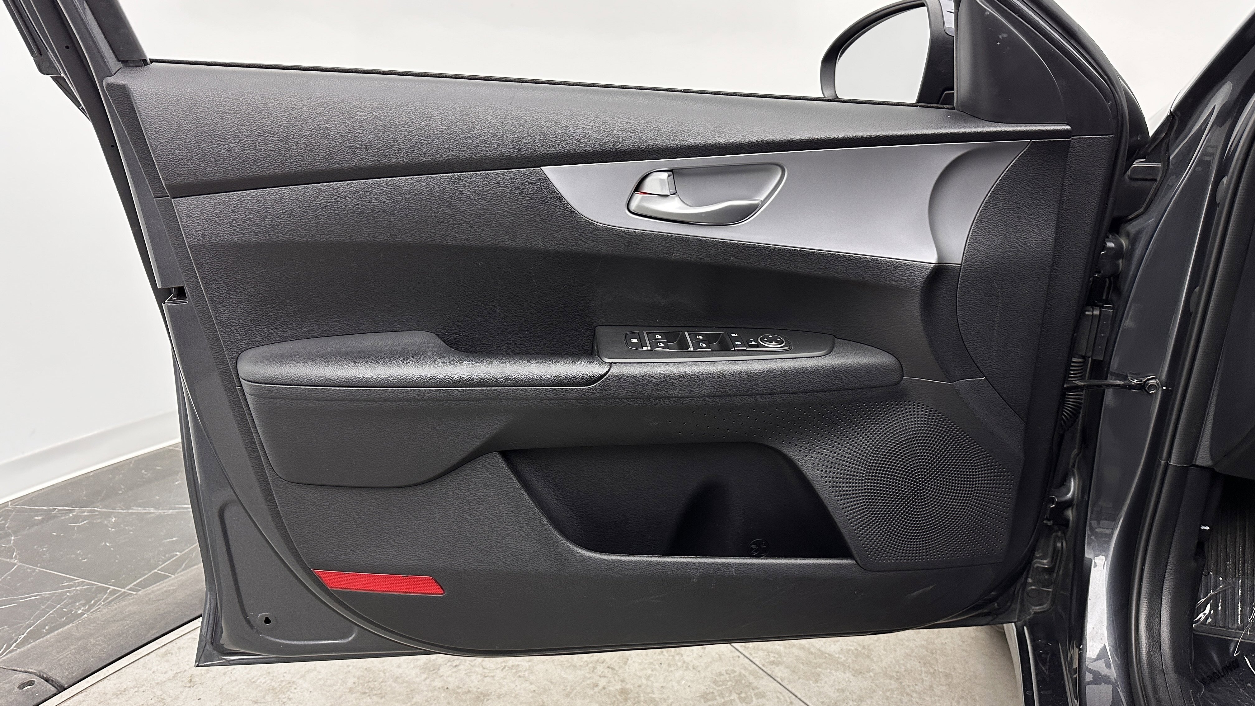 Used 2023 Kia Forte LXS FWD image 10
