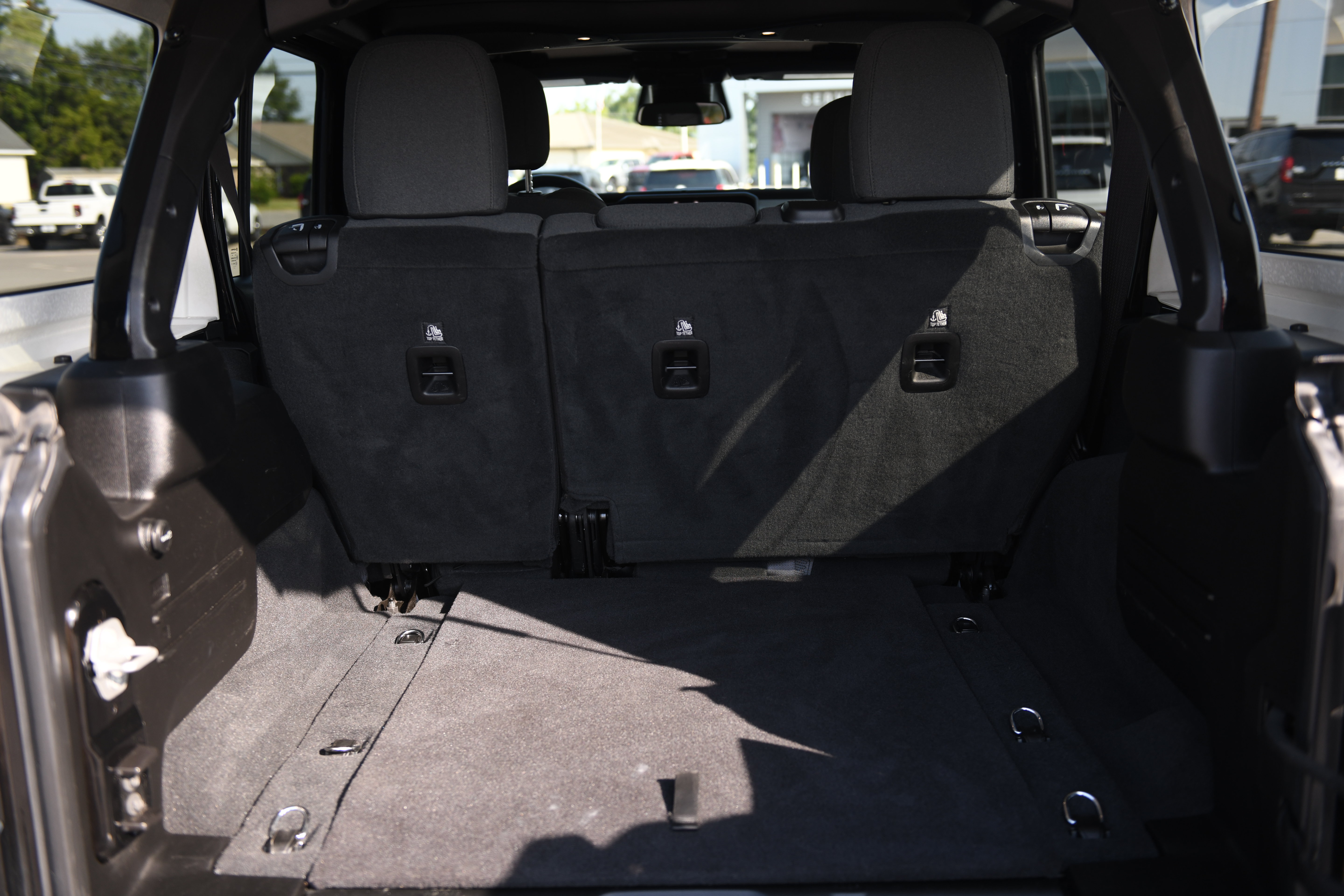 Used 2025 Jeep Wrangler Unlimited Sport AWD/4WD image 11