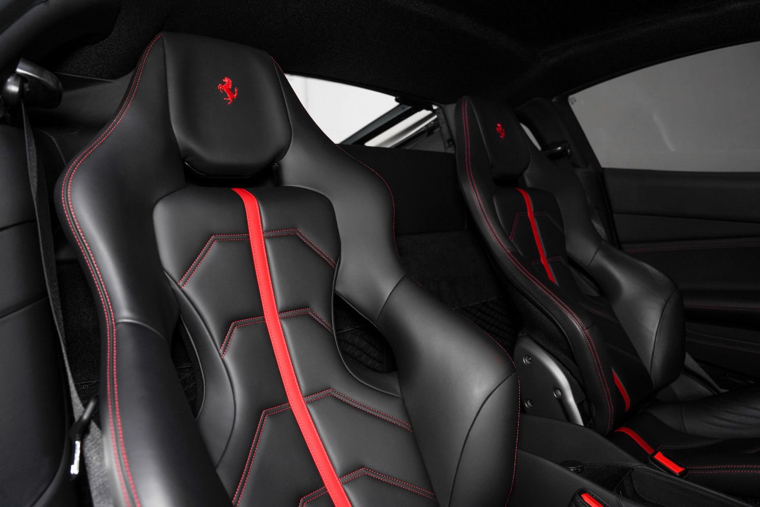 Used 2017 Ferrari 488 GTB RWD image 28
