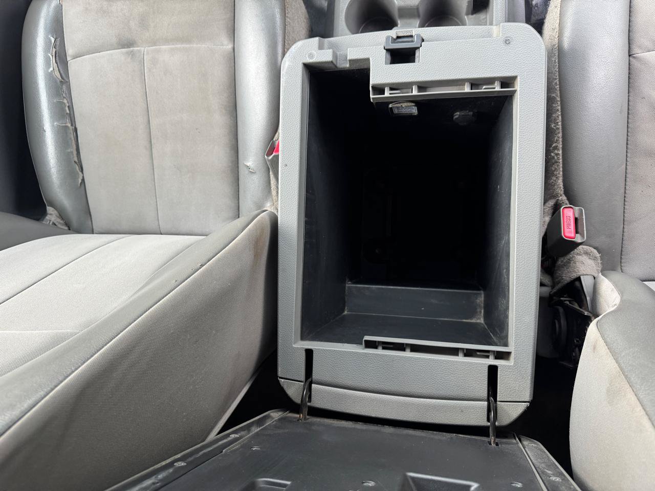 Used 2014 Nissan NV 2500 SV w/ Side & Curtain Airbag Package RWD image 33
