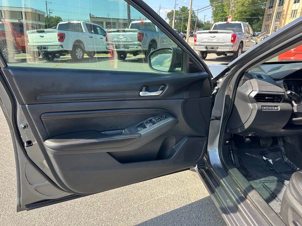 Used 2019 Nissan Altima 2.5 SR w/ SR Premium Package FWD image 15