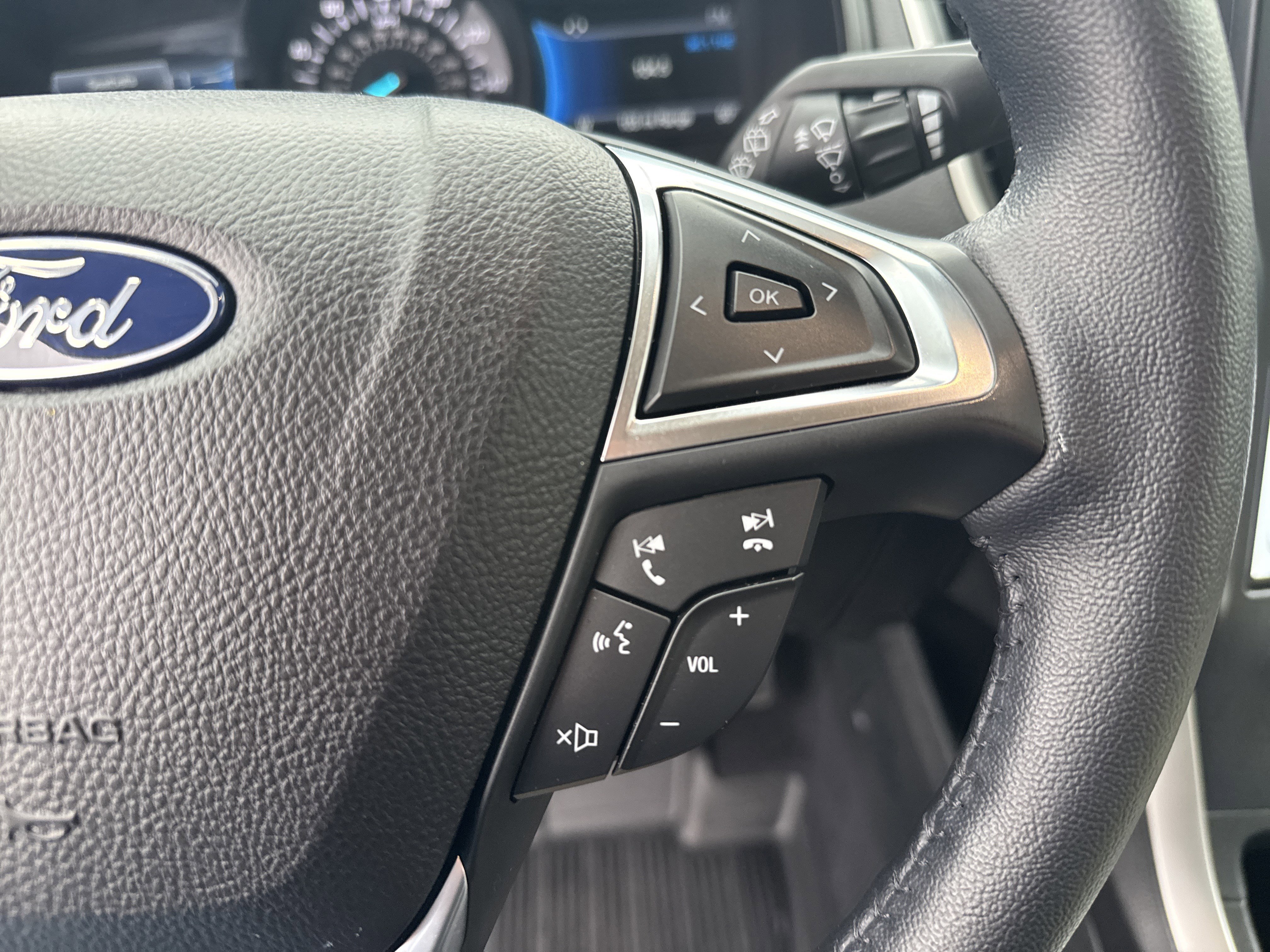 Used 2024 Ford Edge SEL w/ Convenience Package image 36