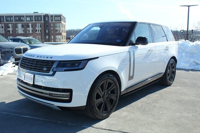 Used 2023 Land Rover Range Rover SE image 4