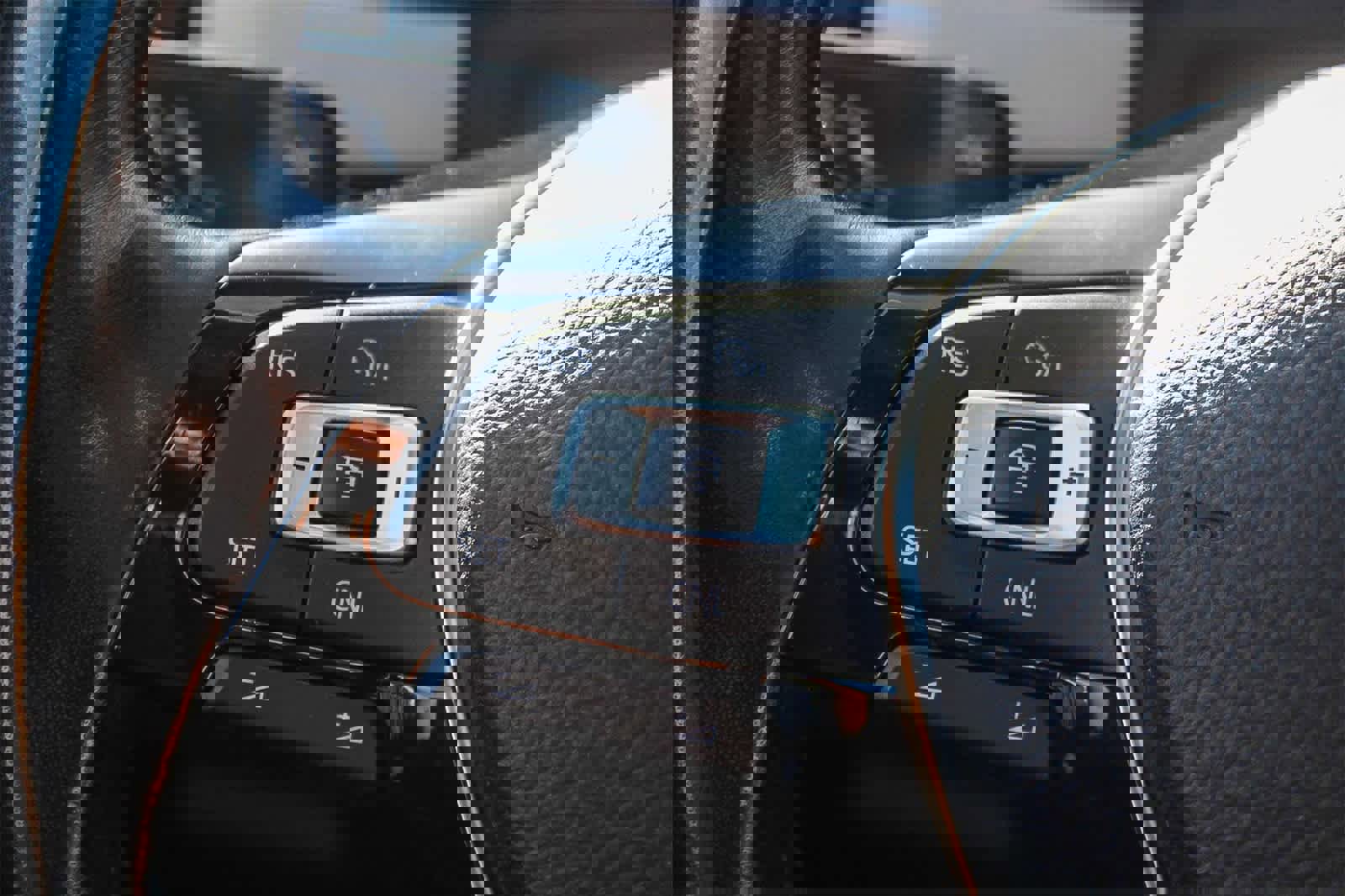 Used 2018 Volkswagen Atlas SEL Premium image 31