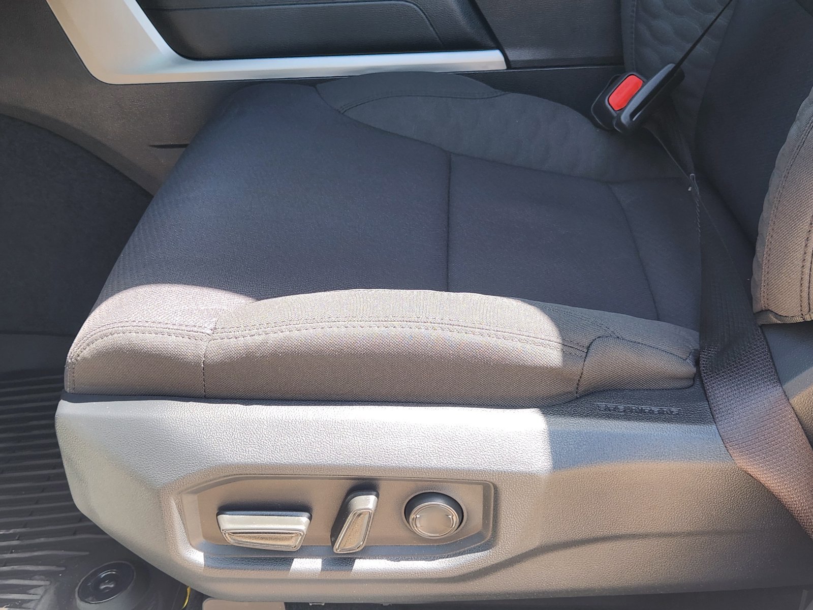 New 2026 Toyota Tundra SR5 w/ SR5 Convenience Package RWD image 22