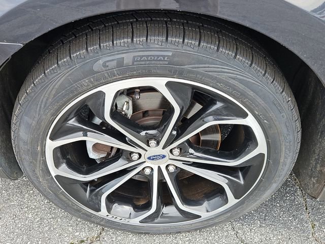 Used 2017 Ford Taurus SHO image 10