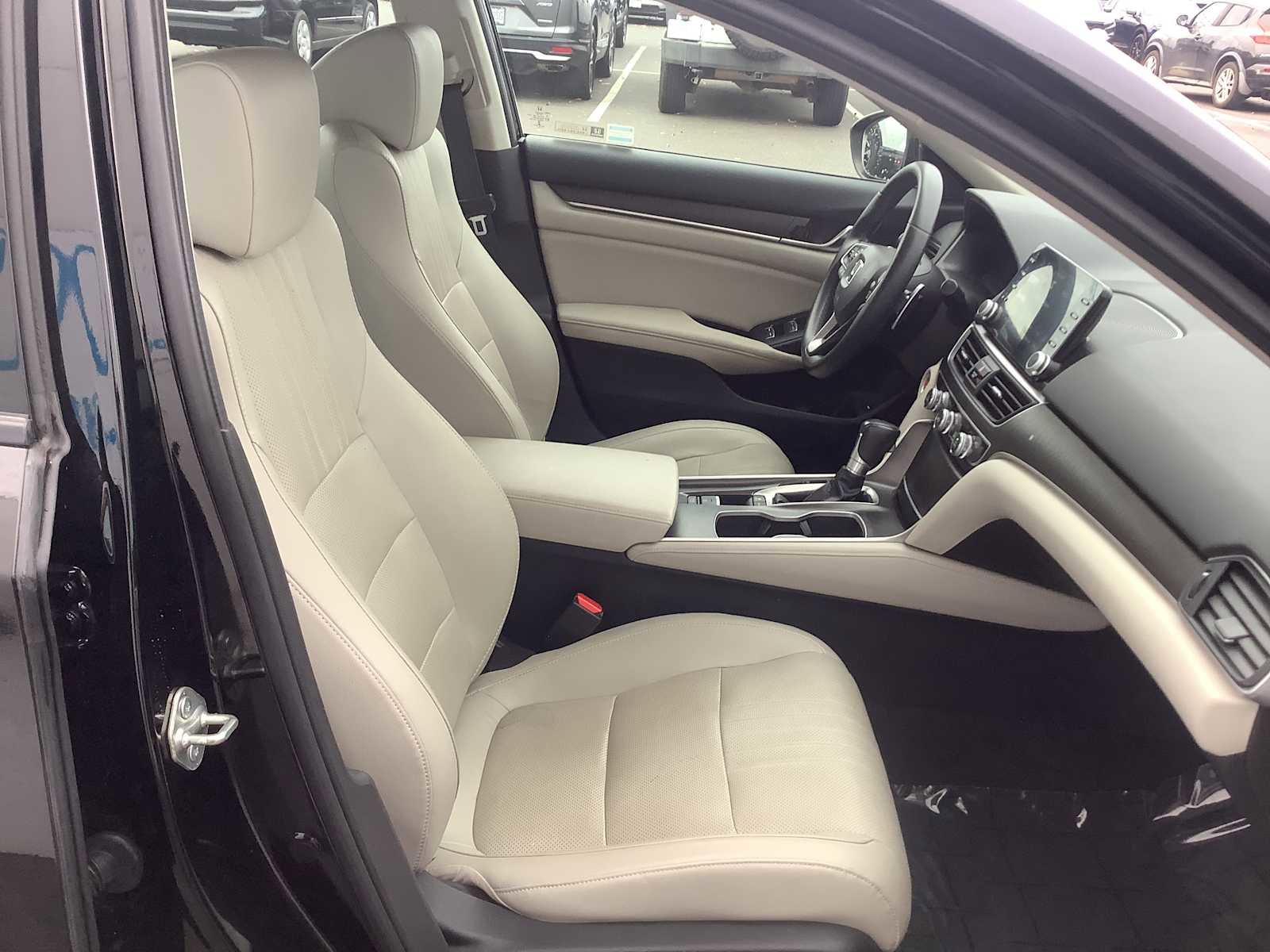 Certified 2018 Honda Accord Touring image 15