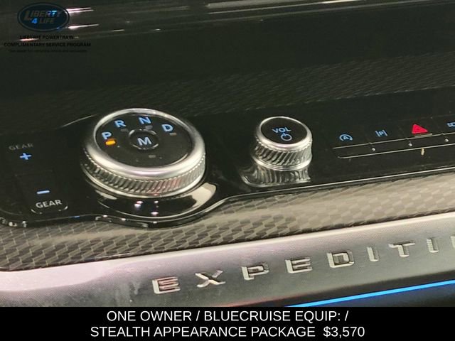 Used 2025 Ford Expedition Max Platinum w/ Stealth Appearance Package image 25
