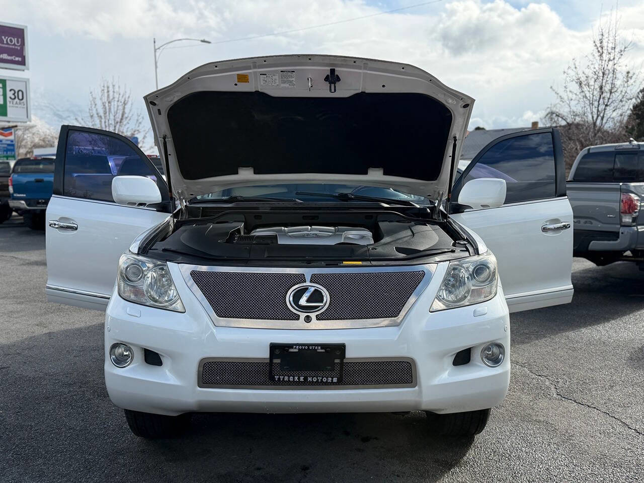 Used 2008 Lexus LX 570 4WD image 39