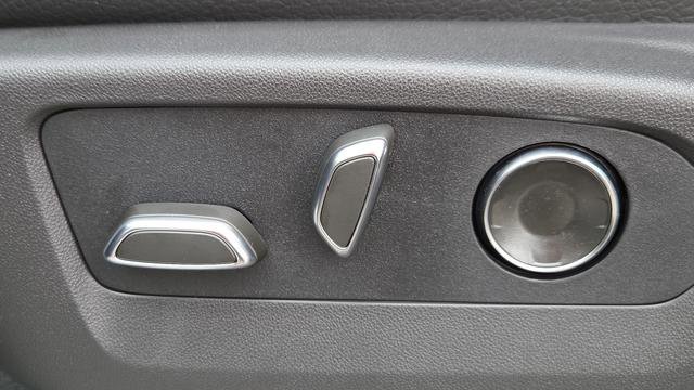 New 2026 GMC Yukon Denali w/ Denali Reserve Package image 34