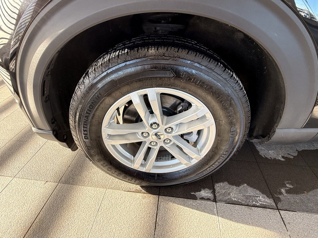 Used 2021 Ford Explorer XLT image 46