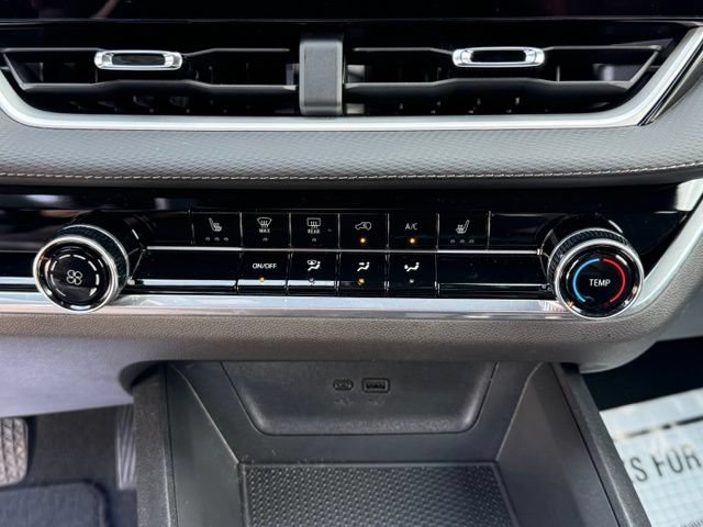 Certified 2025 Chevrolet Equinox LT w/ Safety and Technology Package FWD image 29
