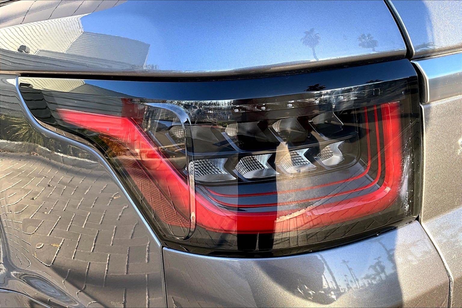 Used 2020 Land Rover Range Rover Sport HSE image 29