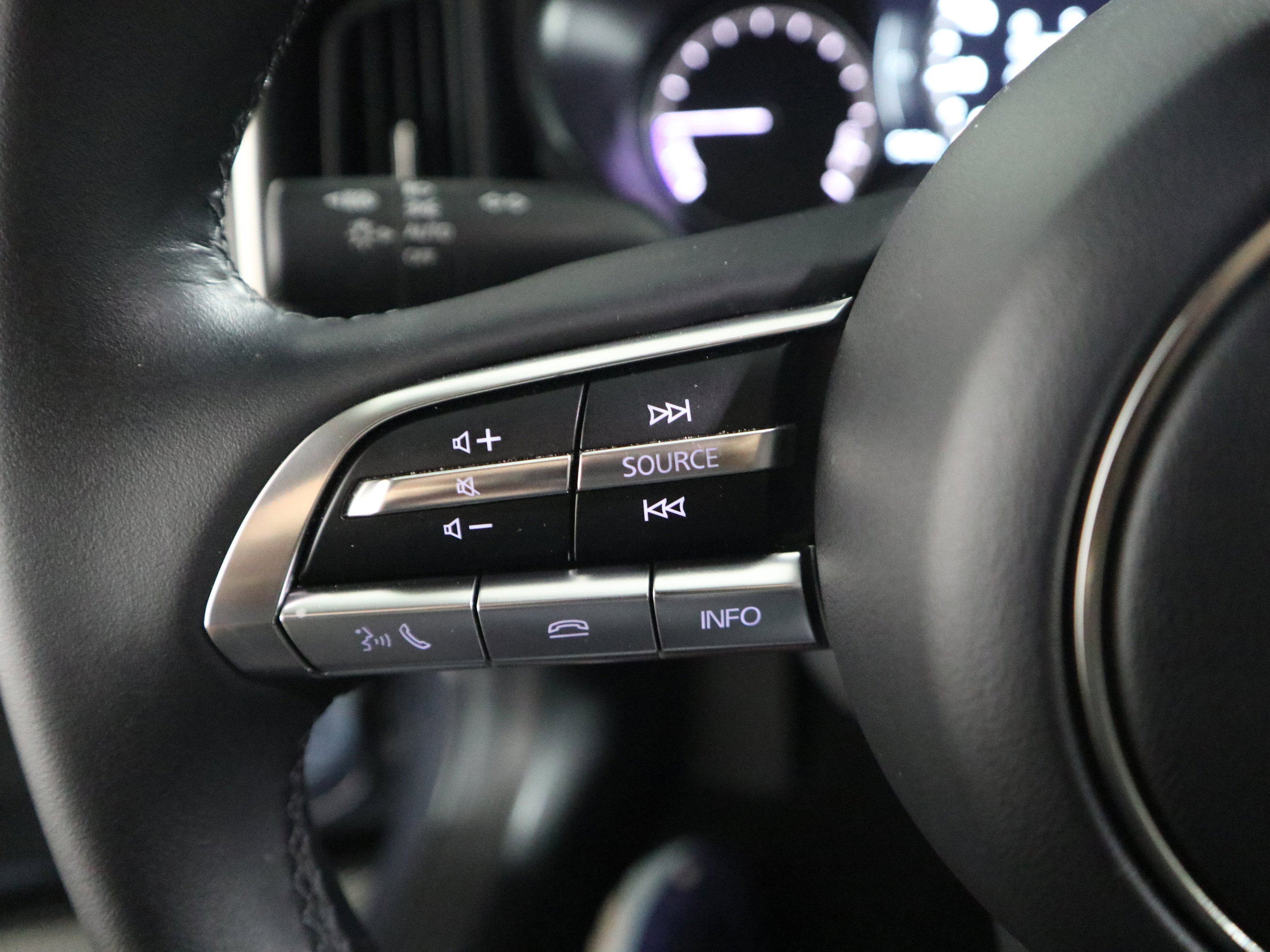 Certified 2025 MAZDA CX-50 2.5 Hybrid w/ Premium Plus Pkg image 27