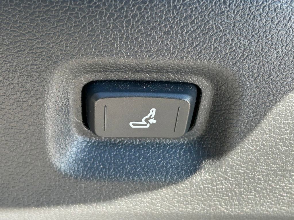 Certified 2025 Toyota Tacoma TRD Sport image 21