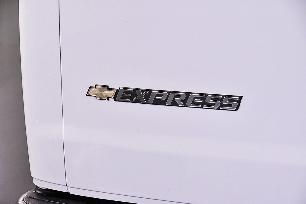 Used 2025 Chevrolet Express 3500 LT w/ LT Preferred Equipment Group image 10