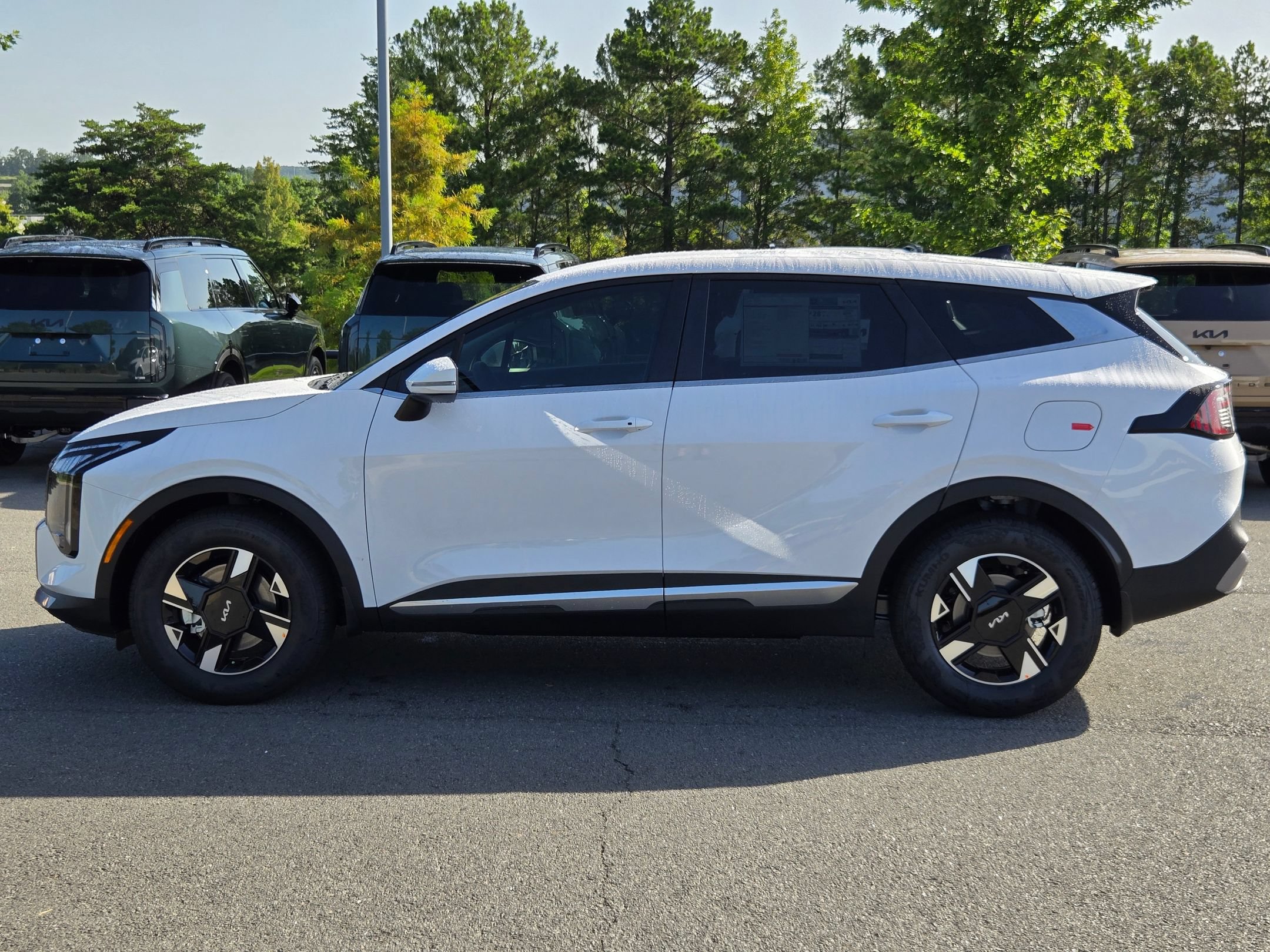 New 2026 Kia Sportage LX w/ LX Convenience Package FWD image 4