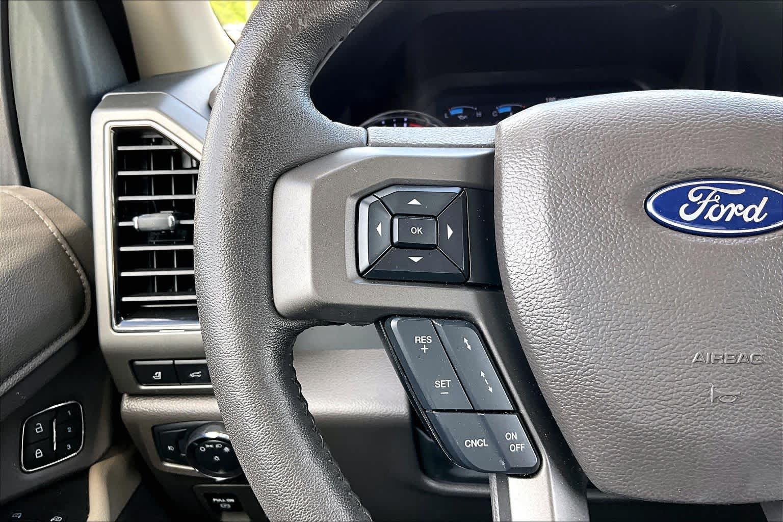 Used 2019 Ford Expedition XLT w/ Equipment Group 202A RWD image 24