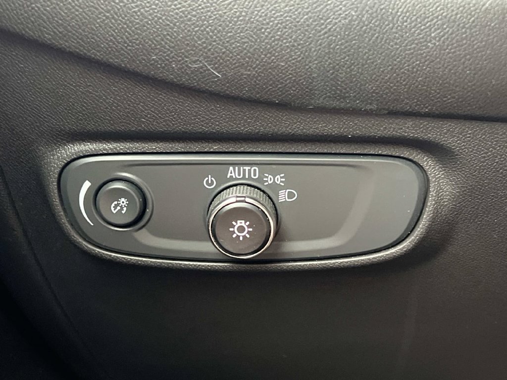Used 2024 Chevrolet Equinox LT FWD image 25