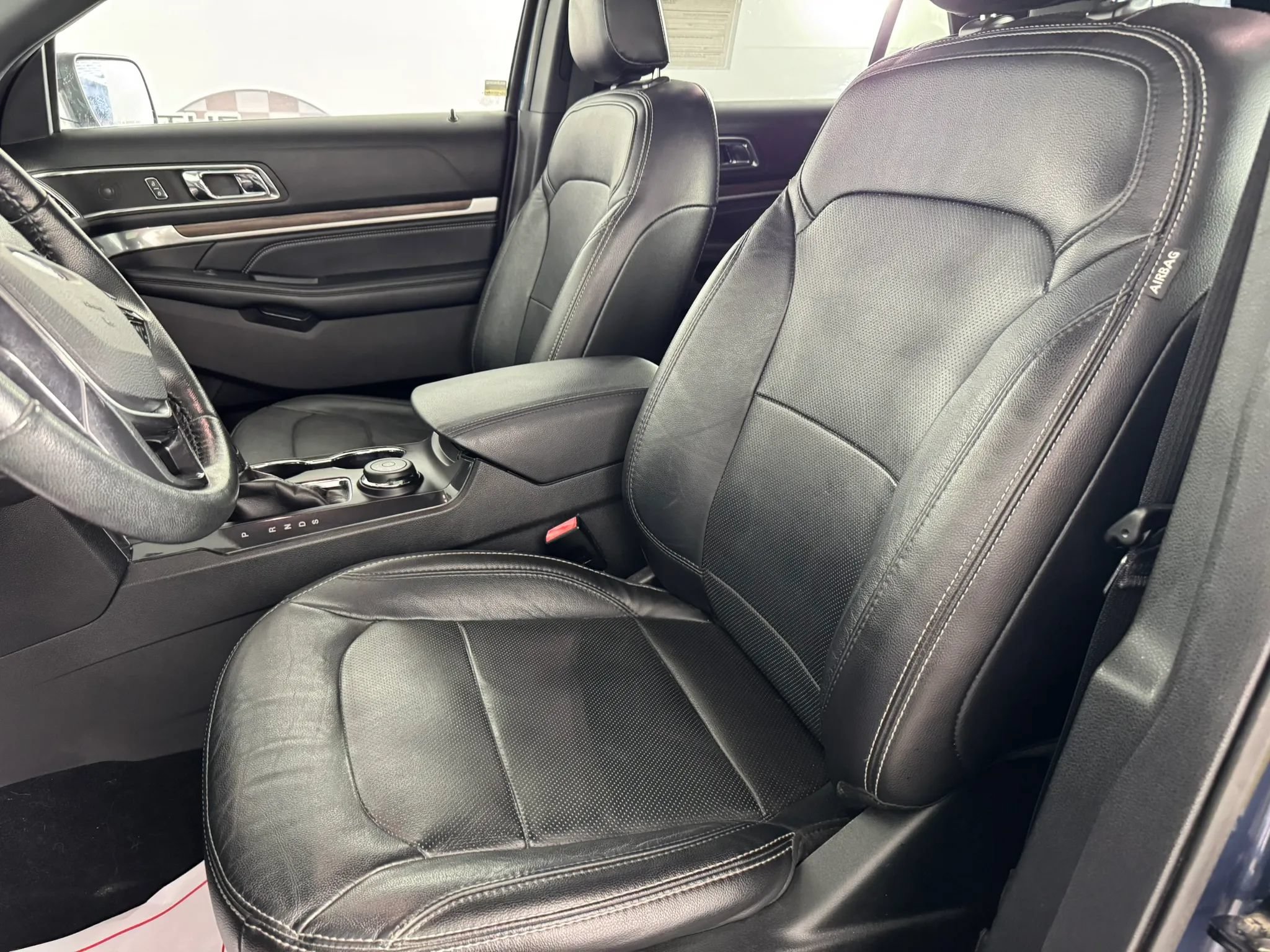 Used 2019 Ford Explorer Limited w/ Class III Trailer Tow Package AWD/4WD image 33